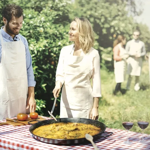 team bulding cookin paella