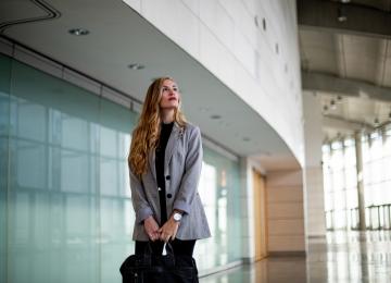 participante dentro del palacio de congresos de valencia