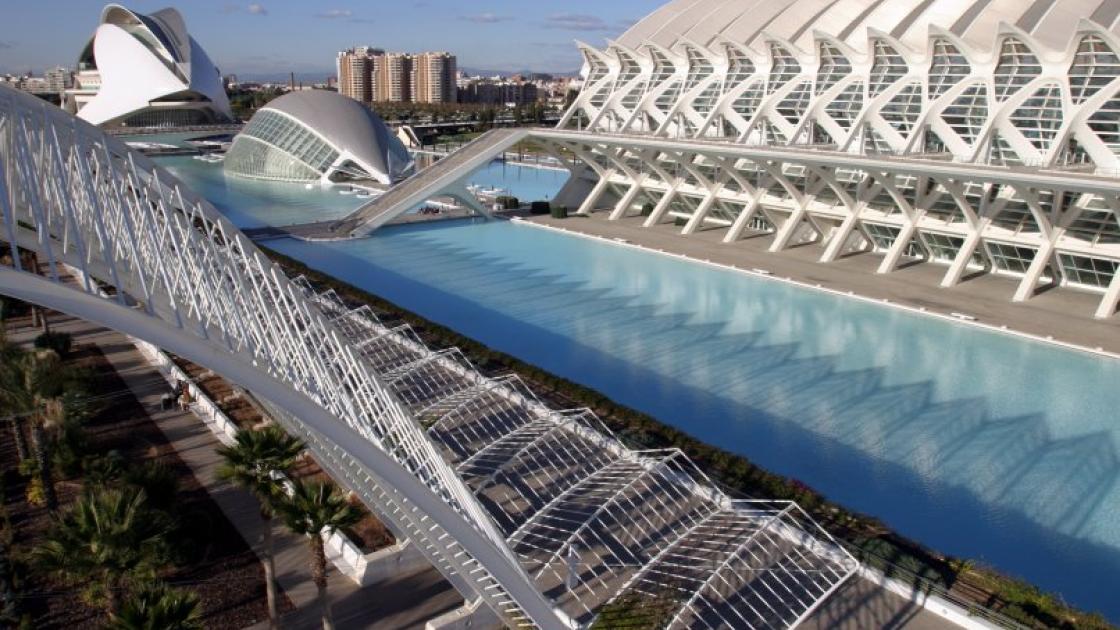 piscina exterior museu de les ciencies