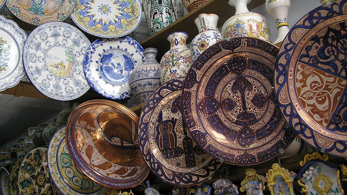 detalle vajilla de cerámica