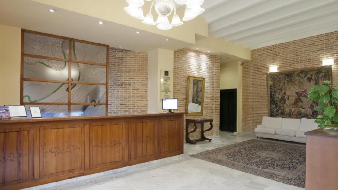 hotel ad hoc parque golf