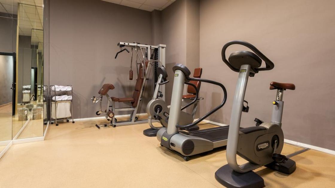 gimnasio del hotel ilunion valencia 4