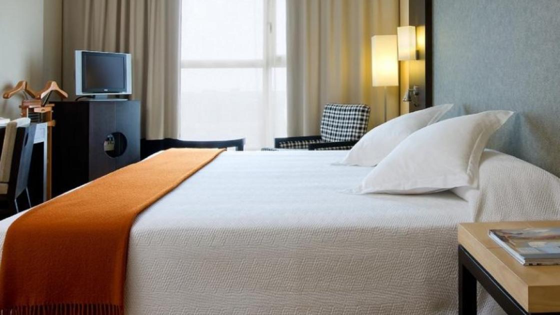 hotel nh center habitación