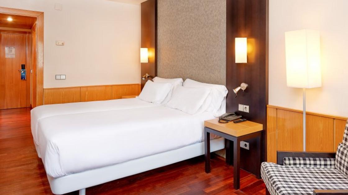 hotel nh ciudad de valencia habitación