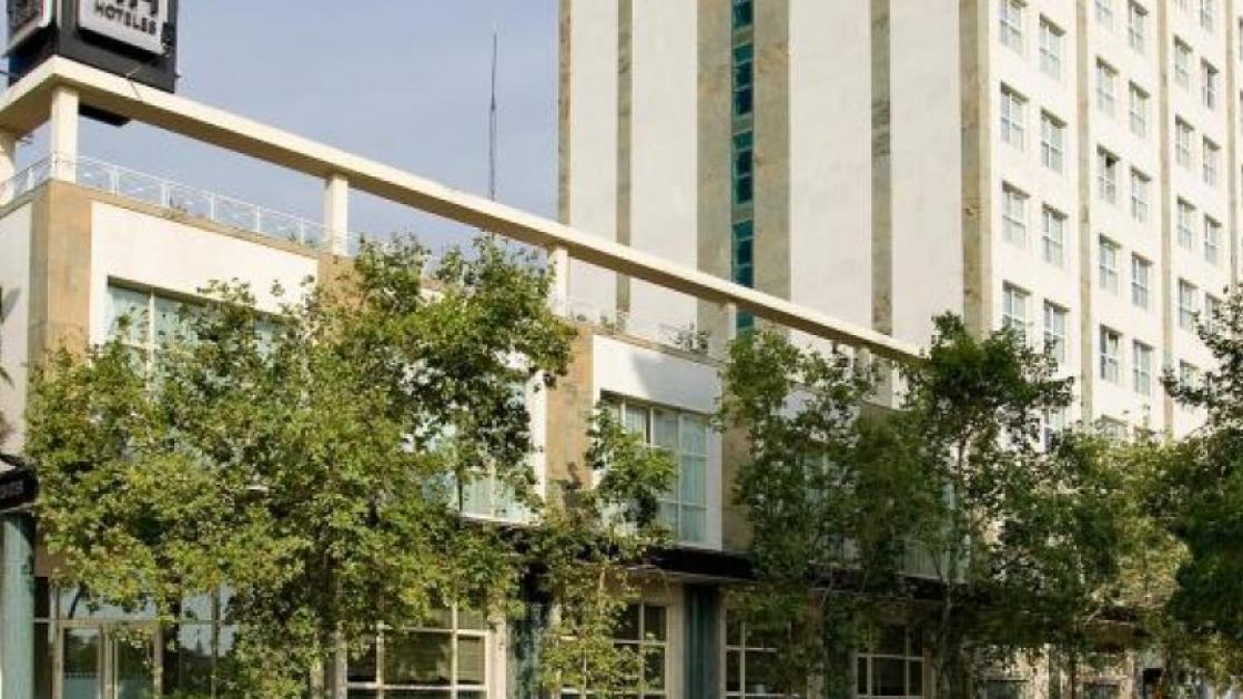 fachada exterior hotel NH center
