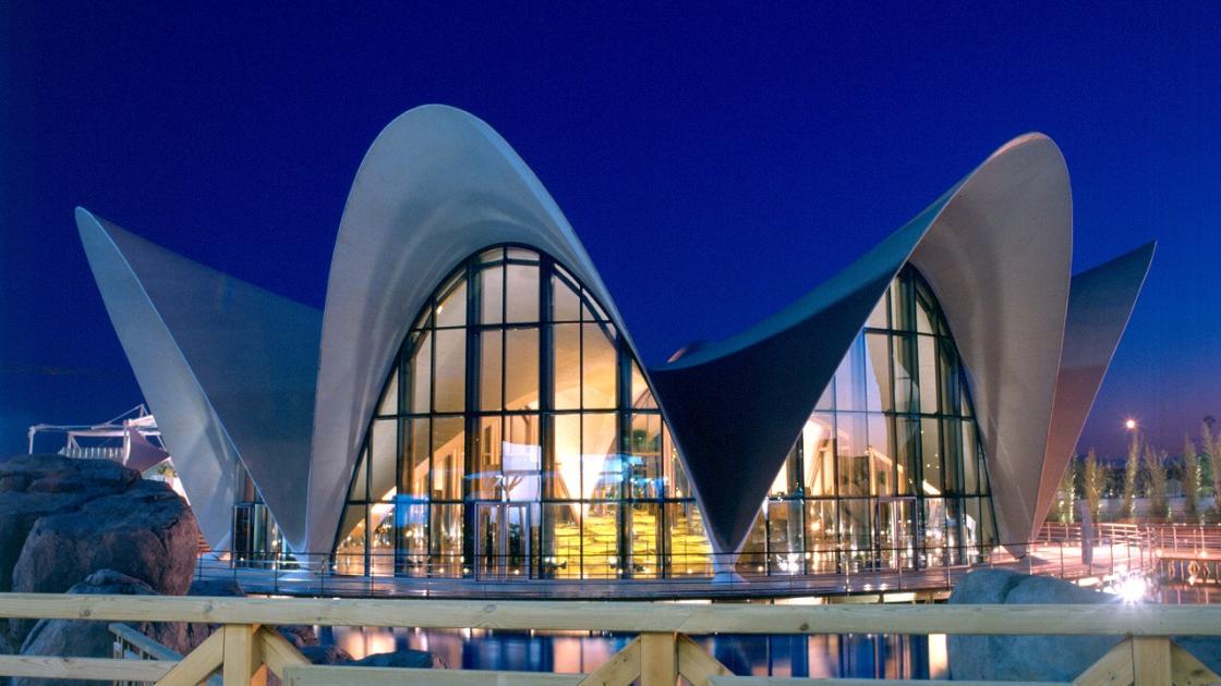 vista exterior edificio central del oceanografic