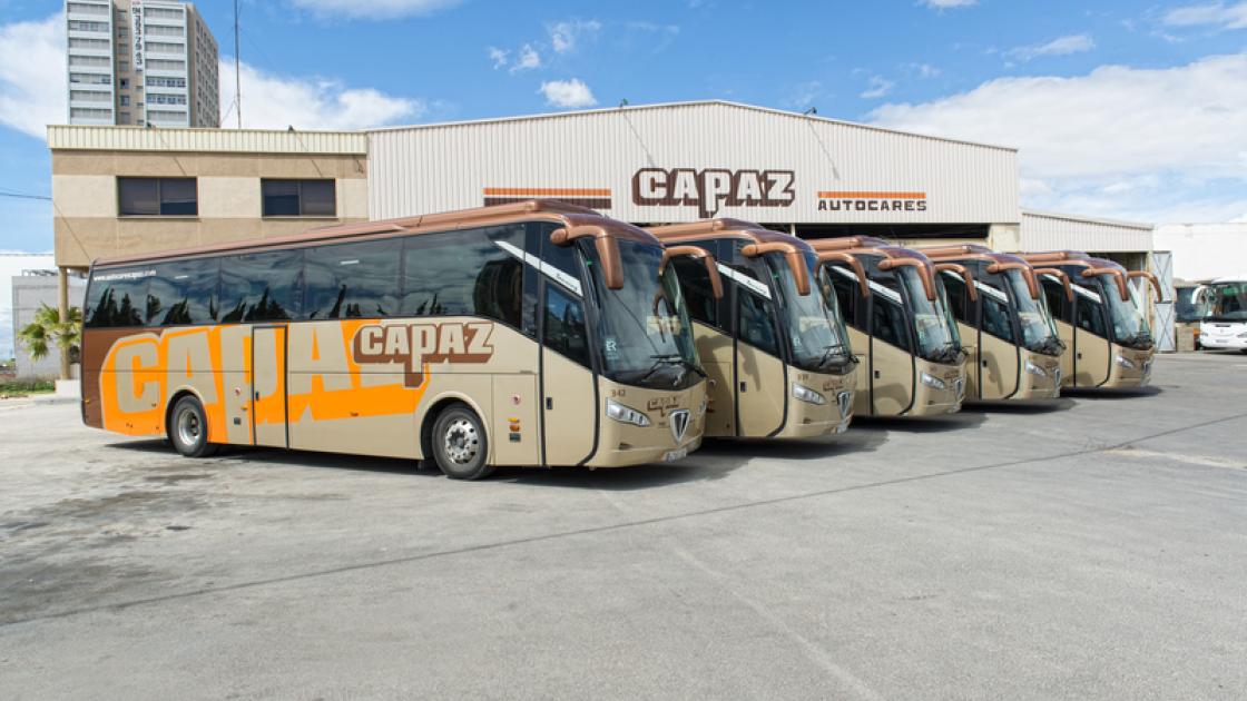 flota de autobuses capaz