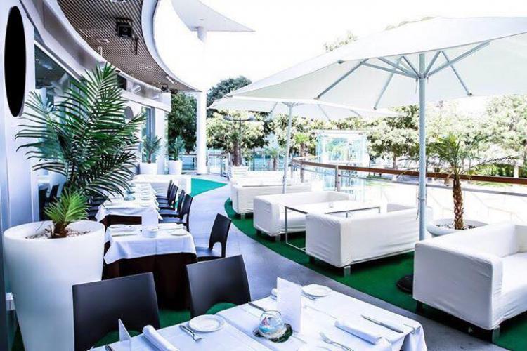 terraza de restaurante fryda