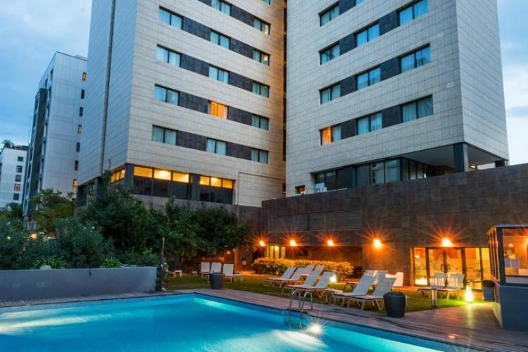 piscina del hotel tryp oceanic valencia