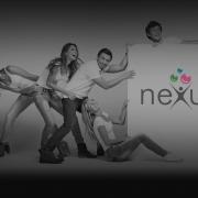 azafatos con logo empresa nexus